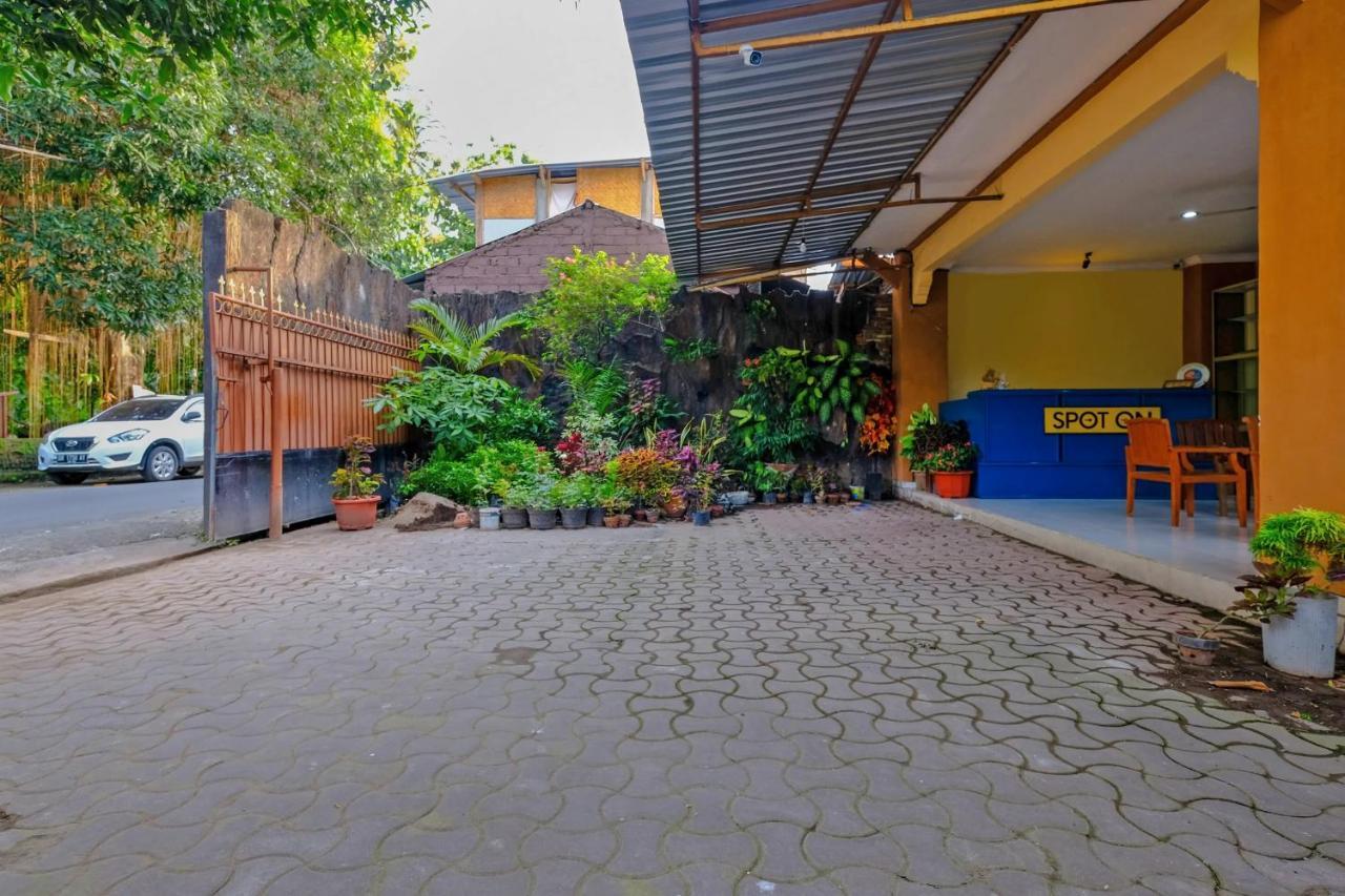 The Ellen Hotel By Ecommerceloka Senggigi Exterior foto